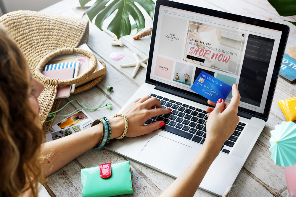 frau shoppt online
